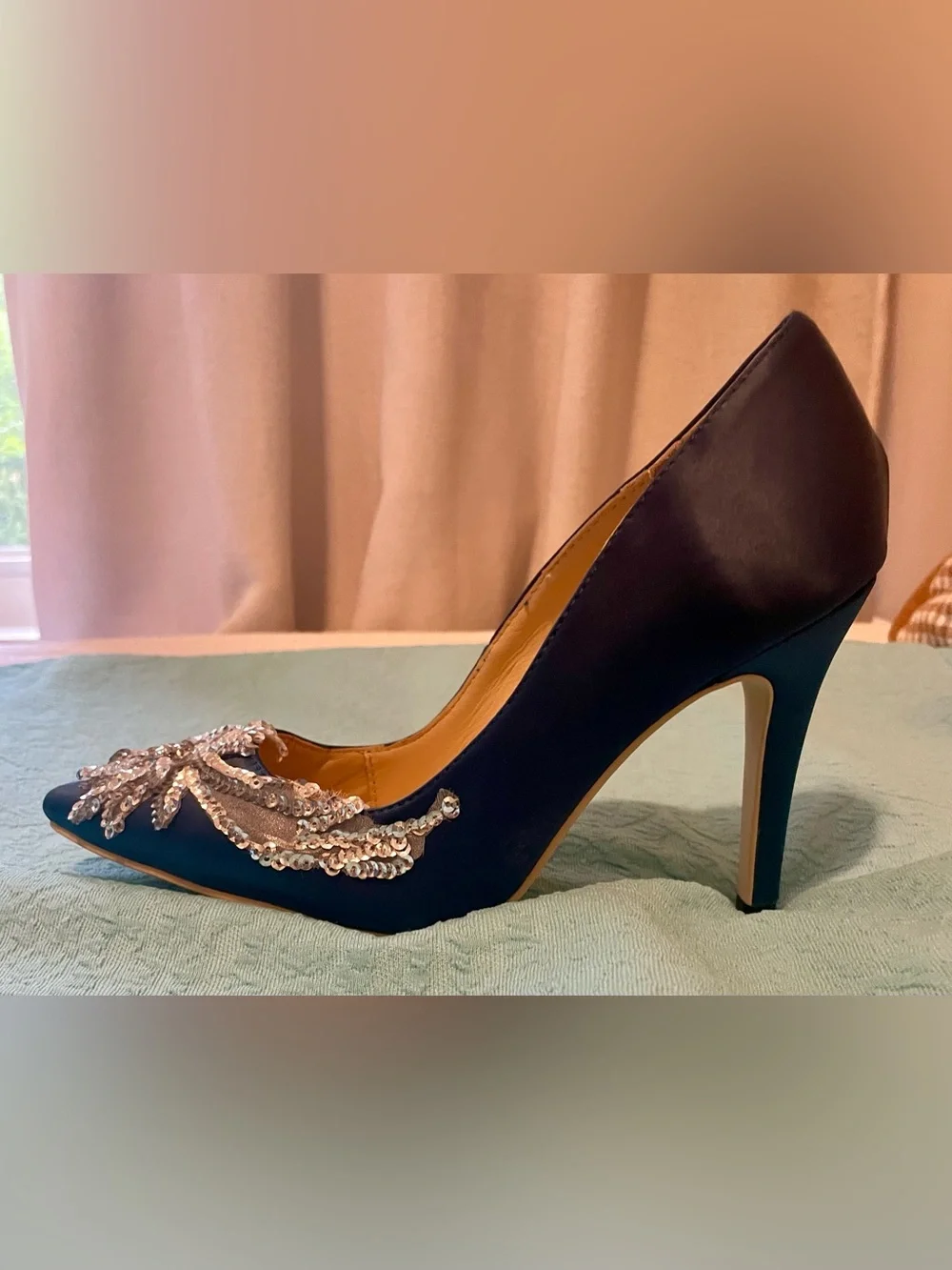 Manolo Blahnik Navy Satin Embellished Swan Pumps Size 6 - Picture 6 of 16